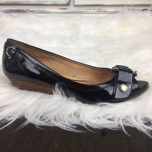 FRYE PATENT LEATHER PEEP-TOE STACKED HEEL 6.5